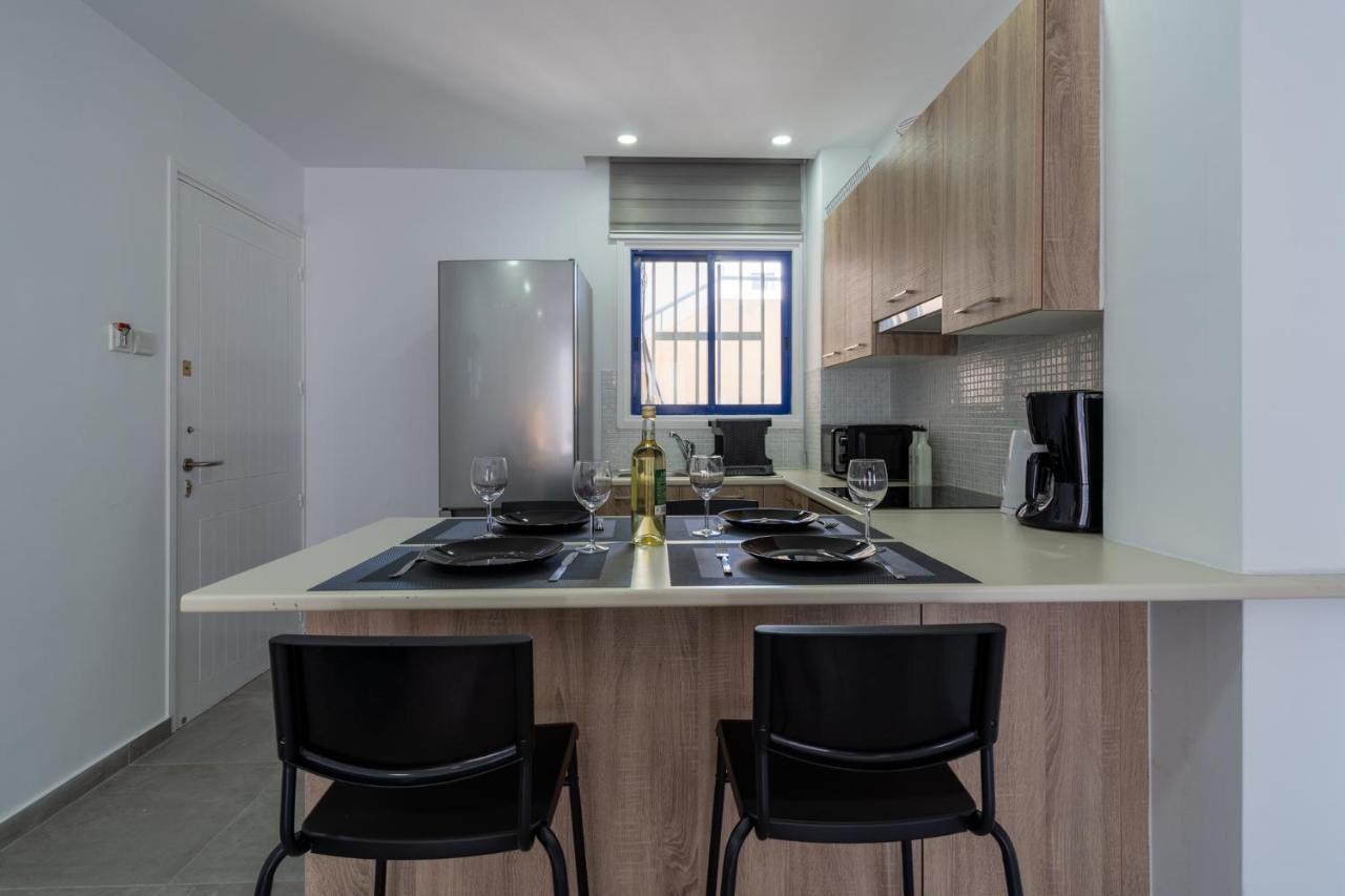 Odyssey - Captivating 2-Bedroom Retreat In Lárnaka Kültér fotó