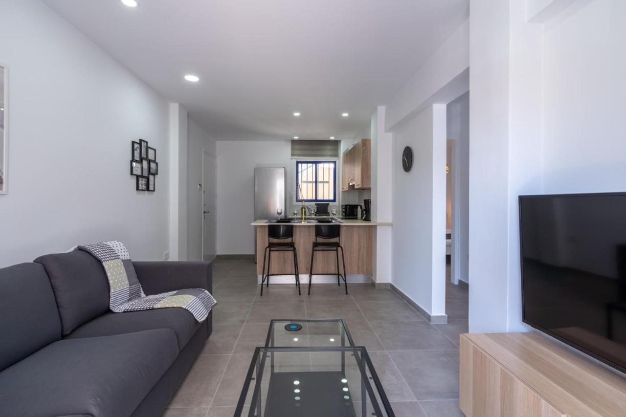 Odyssey - Captivating 2-Bedroom Retreat In Lárnaka Kültér fotó